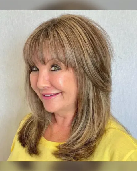 23 Modern Short and Medium Haircuts for Women Over 50
