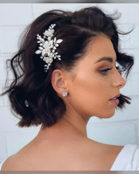 25 Romantic Short Wedding Hairstyles for Your Vows