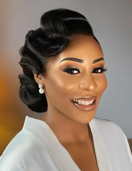 Side-Swept Waved Victory Roll