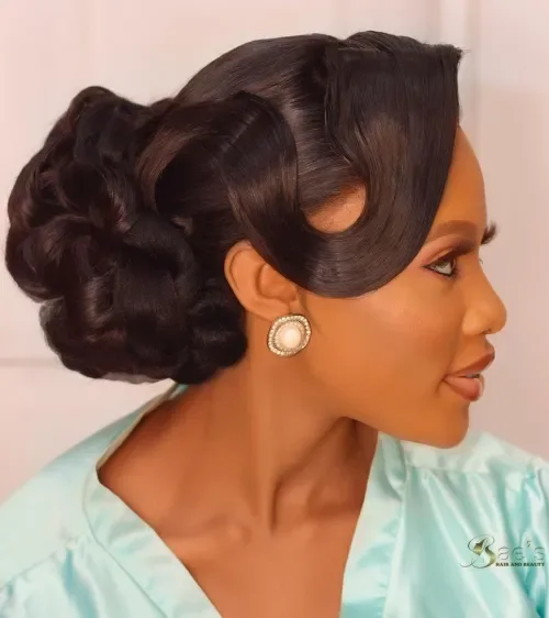 Sculpted Roll Chignon With Curve