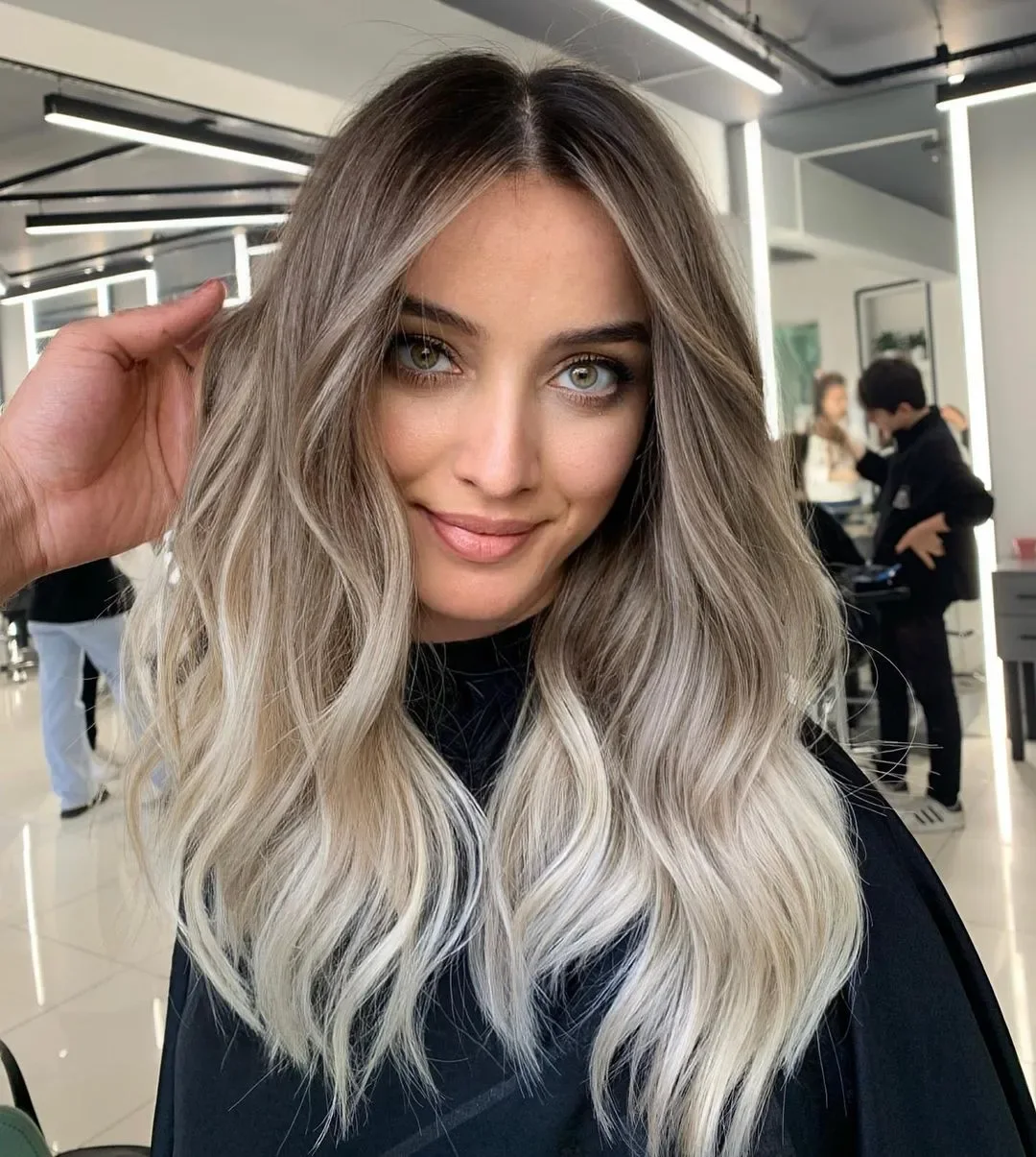 Platinum Split-Tone Wavy Balayage