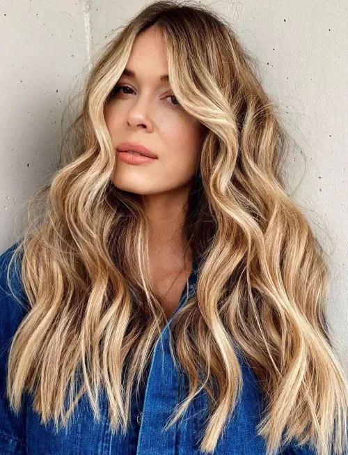 Wavy Haircut With Balanced Movement