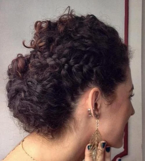 Crown Twist Low Knot