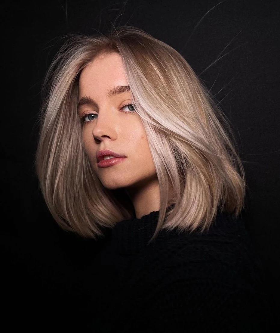 Warm Honey Blonde Wavy Bob Lob