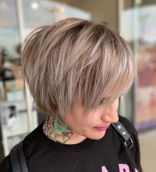 Short Sliced Layers Bob