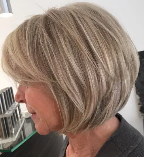 Rounded Chin-Length Bob Layers