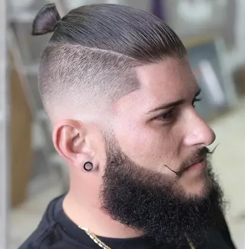 Classic Pompadour With Sharp Taper