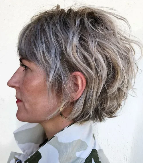 Shaggy Textured Bob With Soft Dimension
