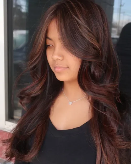 Chestnut Waves With Soft Highlights