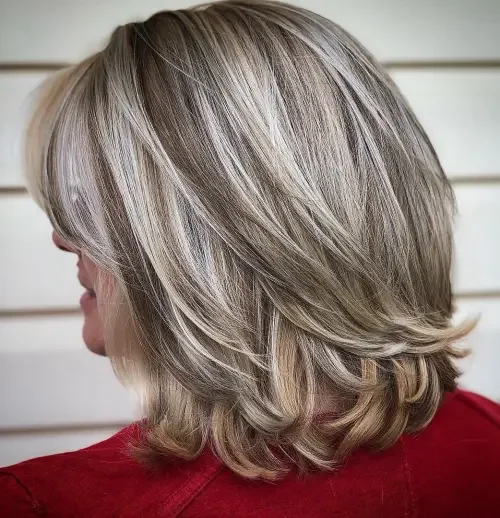 Voluminous Side-Parted Layered Bob