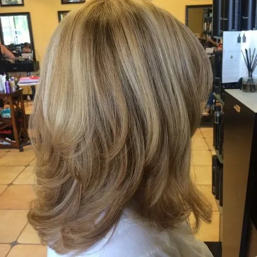 Two-Tier Clavicle Bob Cut