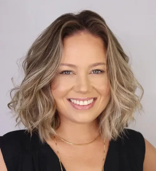 Layered Wavy Lob With Lift