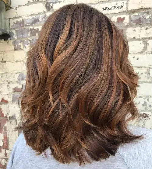 Caramel Ribbon Highlight Waves Lob
