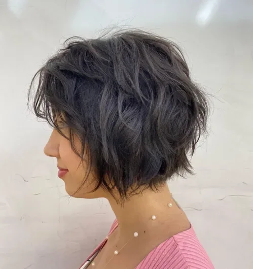 Feathered Wavy Bob With Fringe