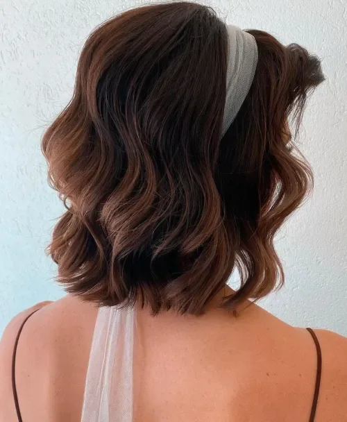 Loose Hollywood Wave Tuck
