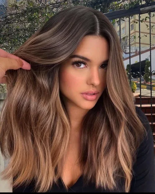 Brunette Bronde Feather Layers Waves