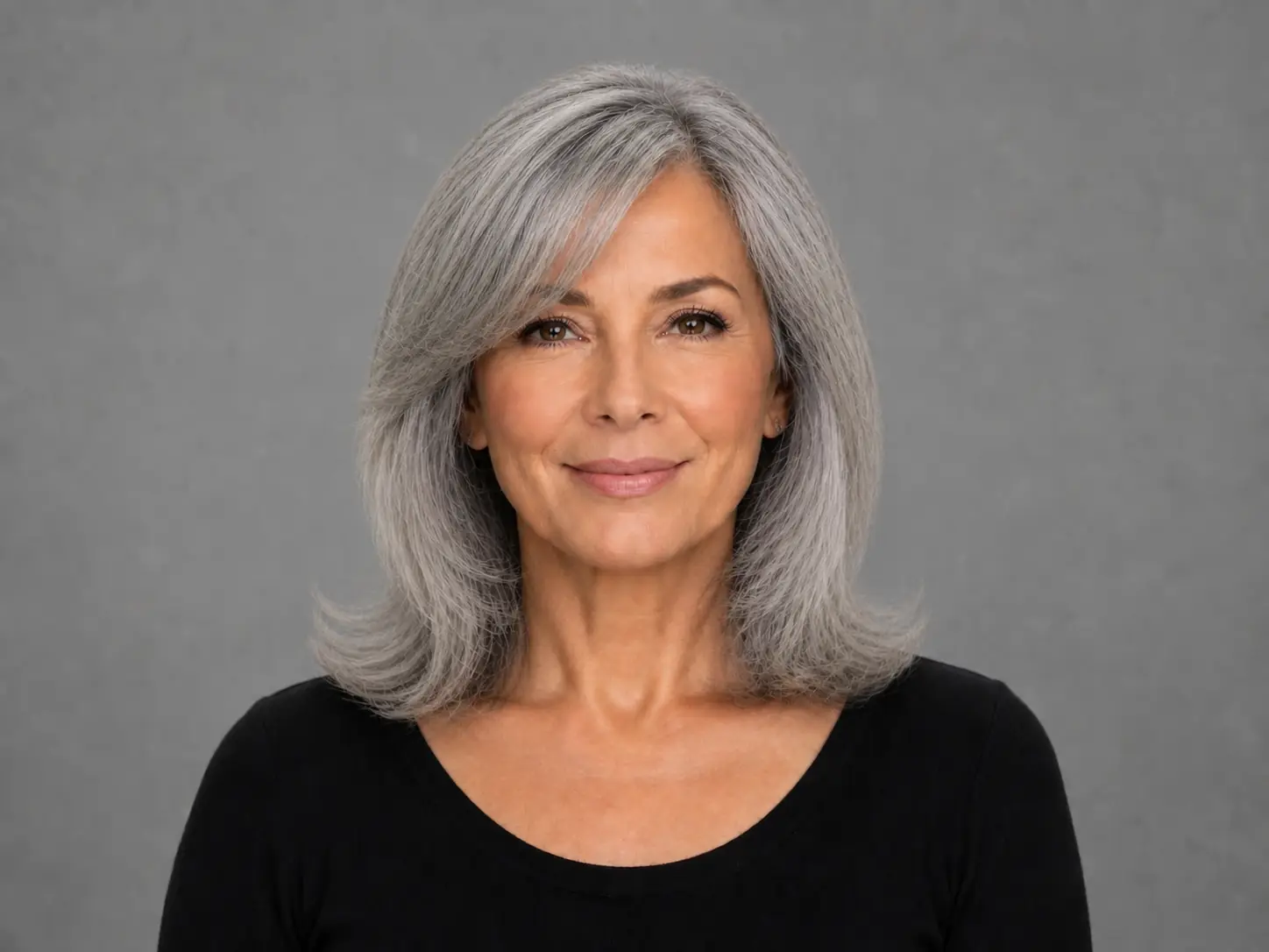 Original gray medium hairstyle before older women's hairstyle preview